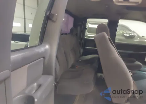 2002 Chevrolet Silverado 1500 Ls из США, поврежденный, VIN 2GCEC19T121411334